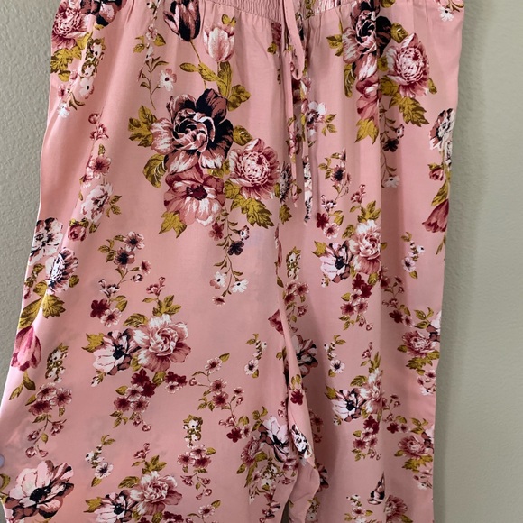 Xhilaration Women’s Floral Wide Leg One Piece Jumper NWOT Size M - Picture 9 of 12